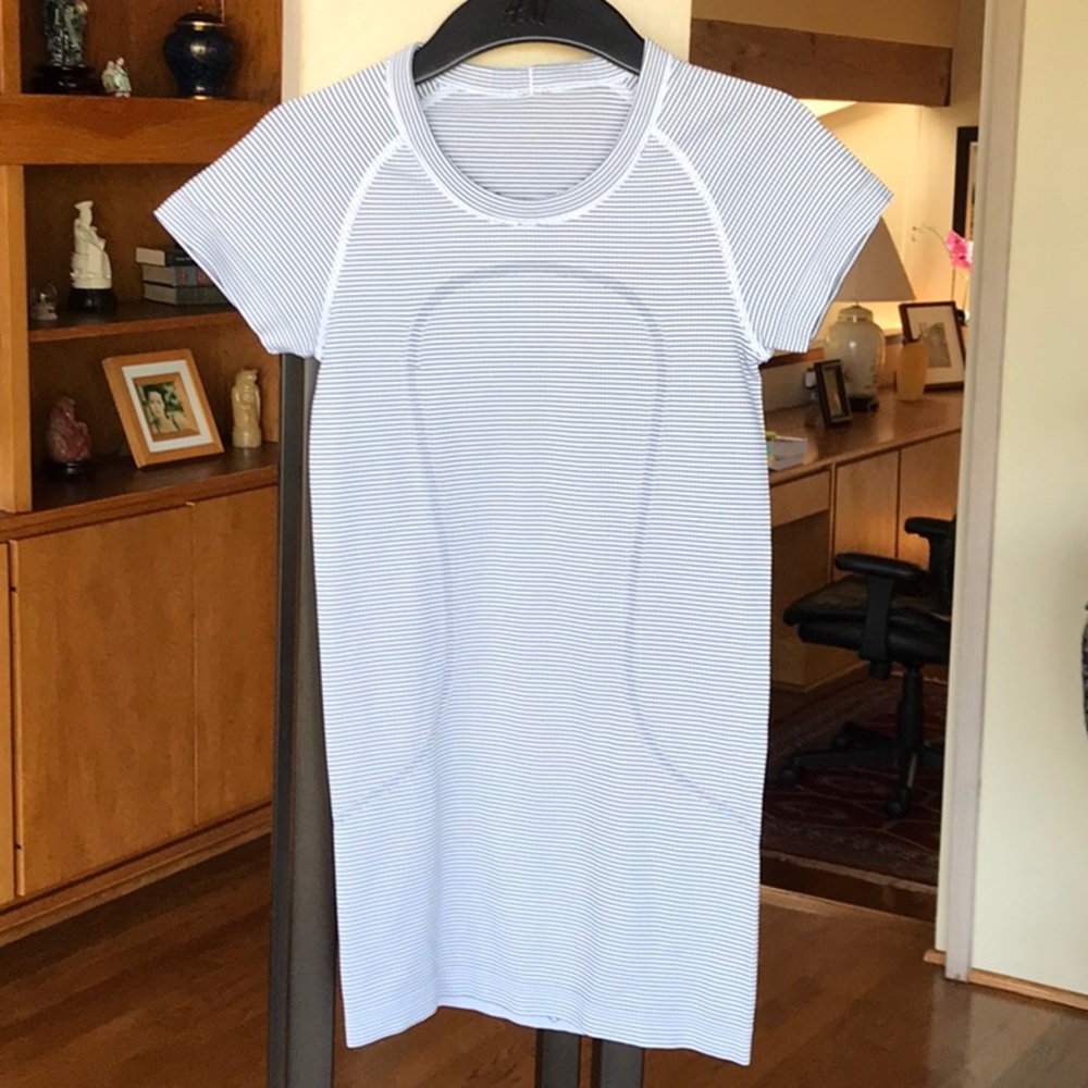 Lululemon top